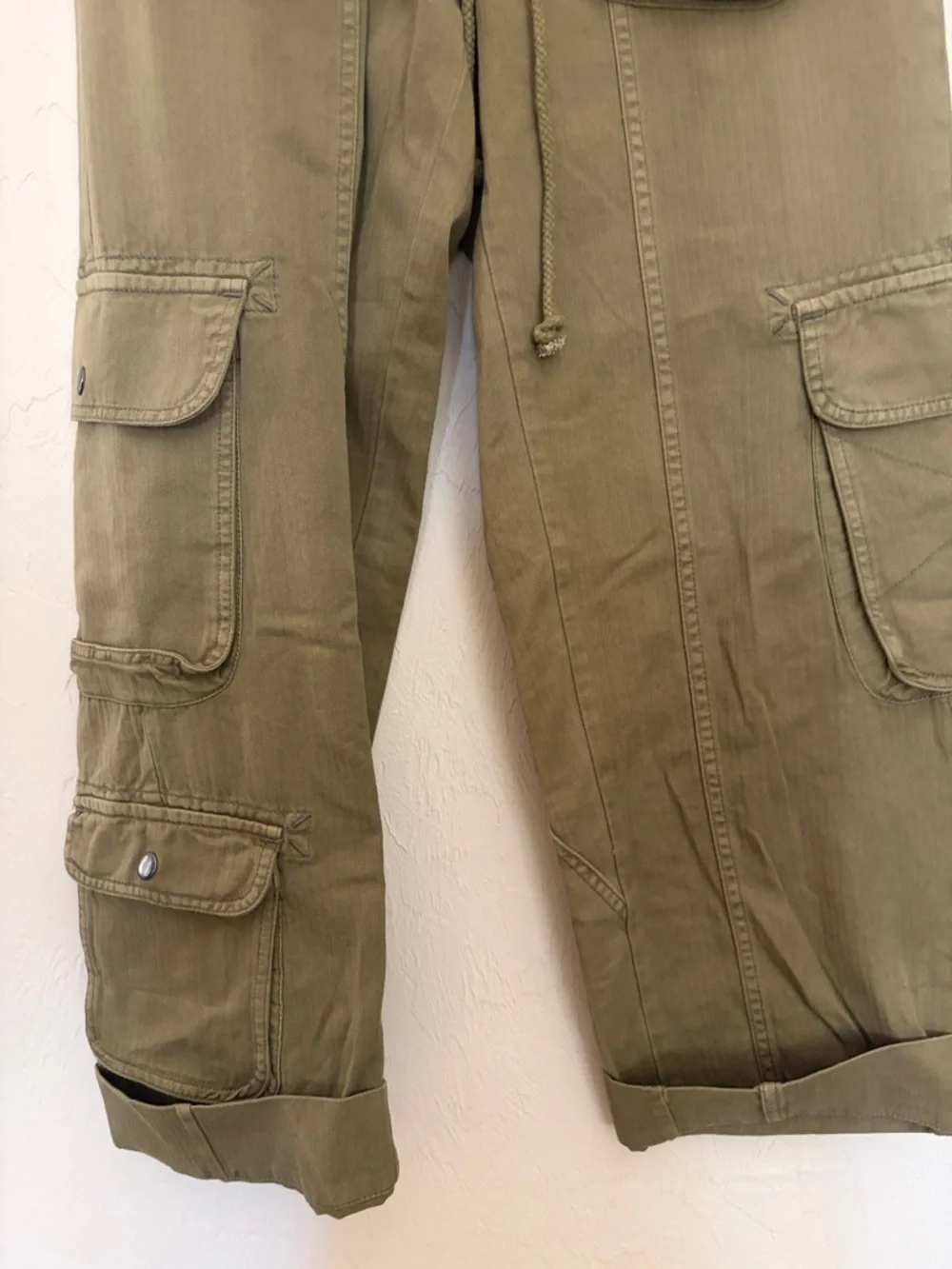 Free People/We The Free Olive Tahiti Pull On Cargo Pant. Worn Once! Like New! - Picture 3 of 10